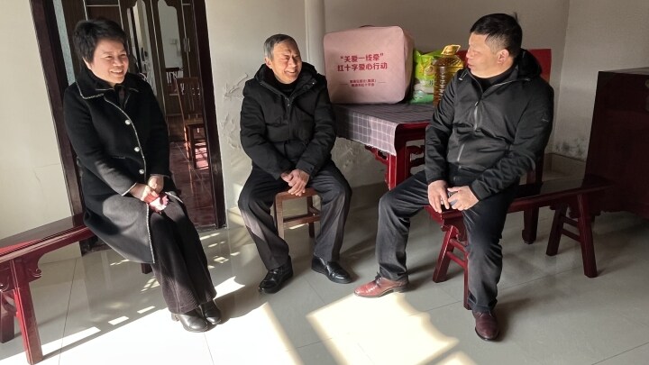 “关爱一线牵”聚焦伤残退役军人2.jpg