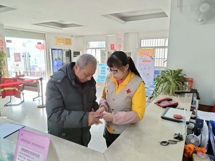 1.24幕府山庄社区红会慰问社区特扶人员-1.jpg
