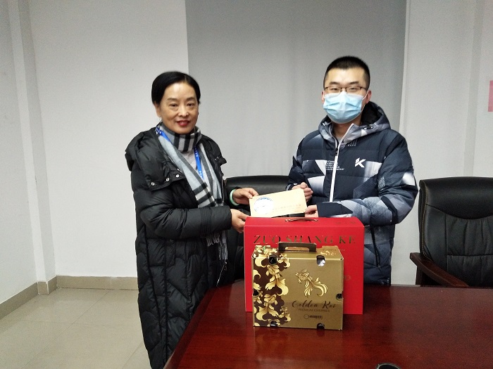 回访 栖霞红会看望慰问造血干细胞成功捐献者朱春岳-1.jpg