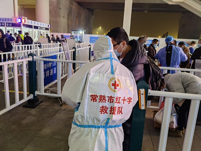 高铁站志愿服务.jpg