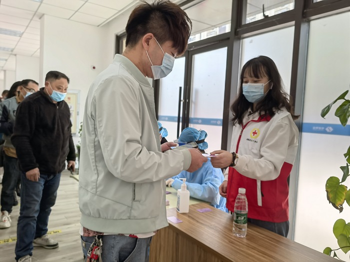 2、3.29 （石化）“展现硬核担当 发挥青年力量 ” ——红会和你在一起同心战“疫”-1.jpg