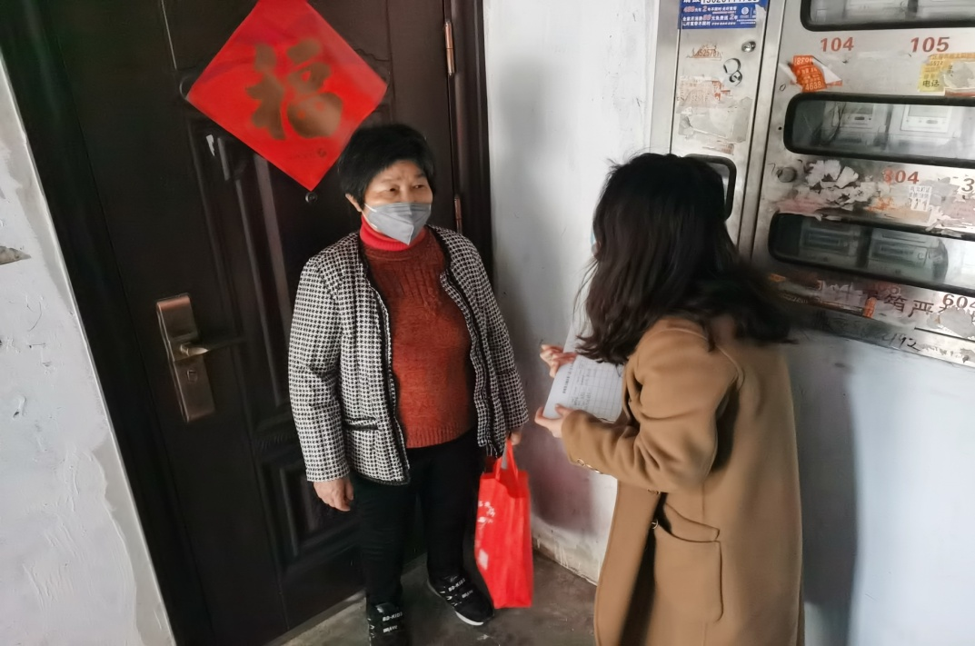 江都区红十字志愿者坚持疫情防控不松懈3.png