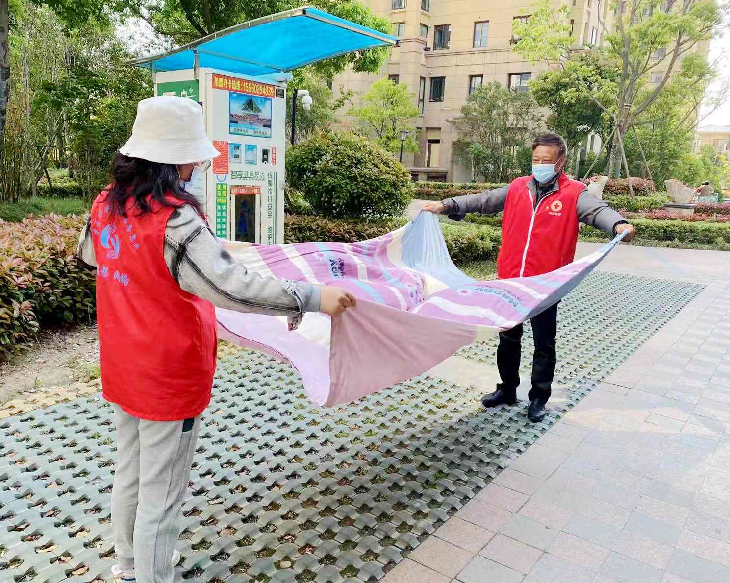 明新-半岛花园洗被褥服务_副本.jpg