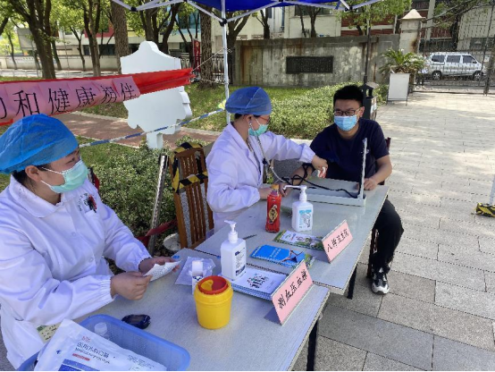 八坼街道红十字会开展红十字博爱周宣传活动339.png