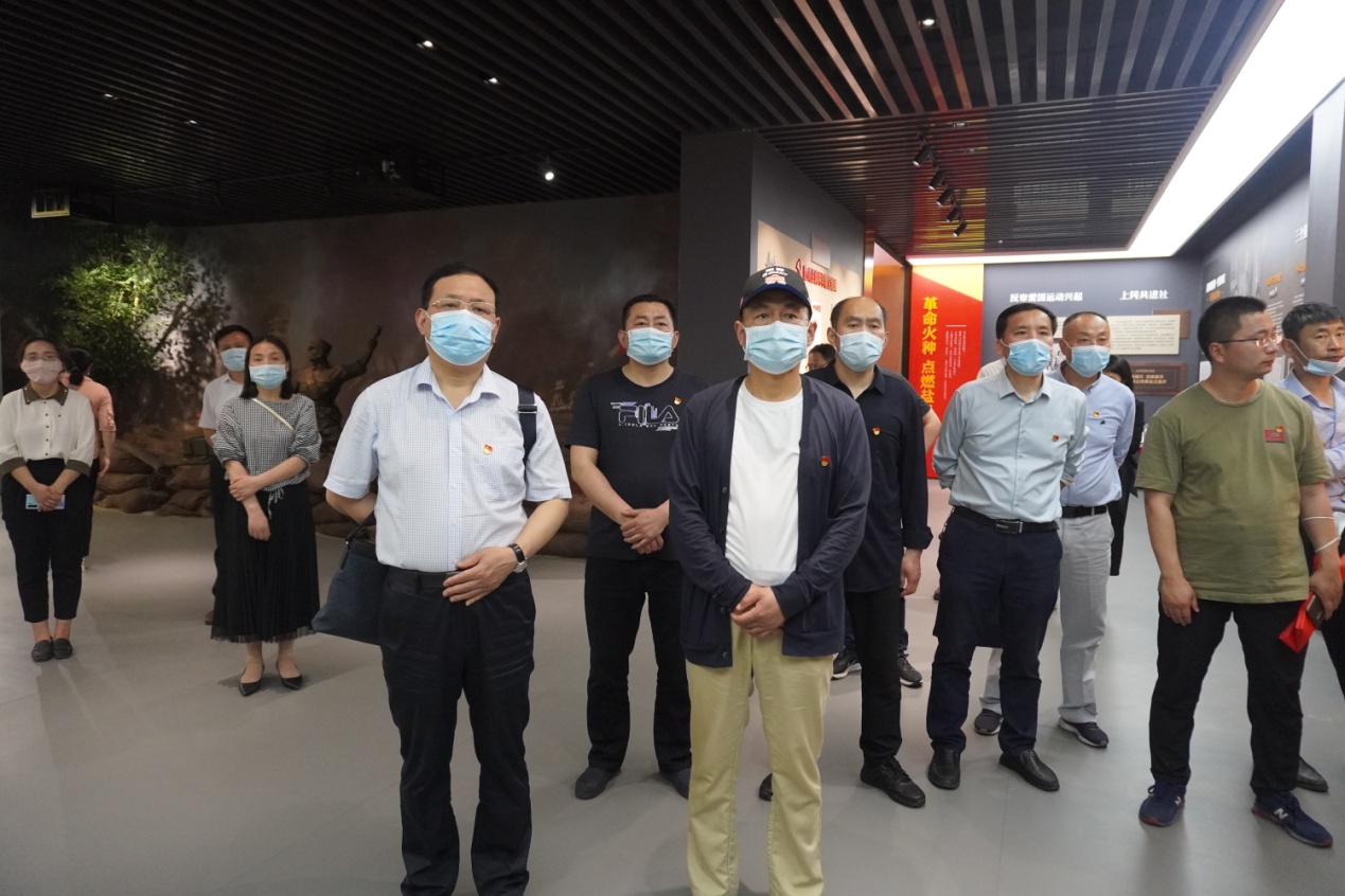 5参观建湖县党性教育基地.jpg