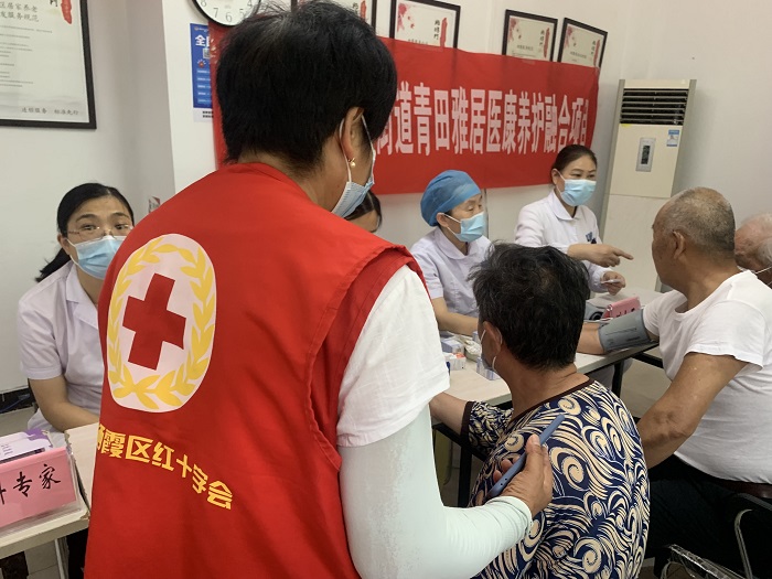 1、7.1 爱心义诊送健康 惠民服务暖人心-1.jpg
