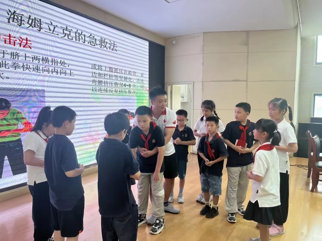 红旗小学6.30日培训.jpg