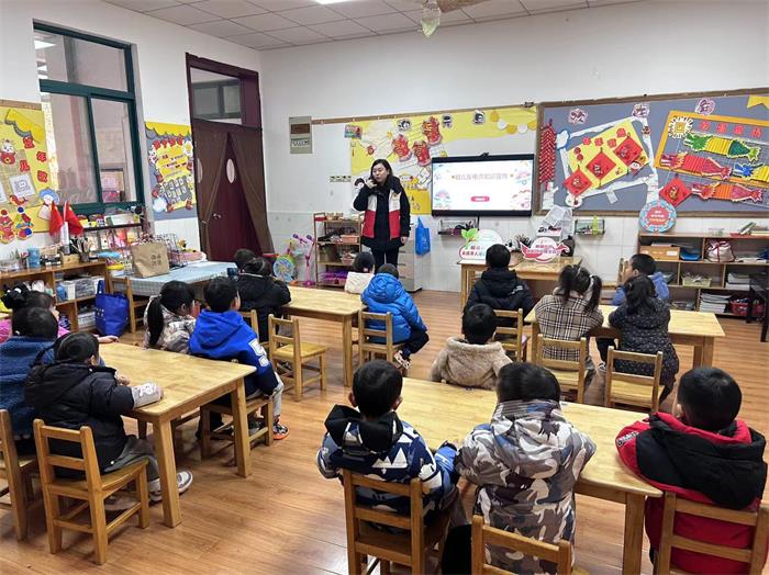 6、2024.1.11柳塘社区走进幼儿园开展幼儿反电诈知识宣传讲座.jpg