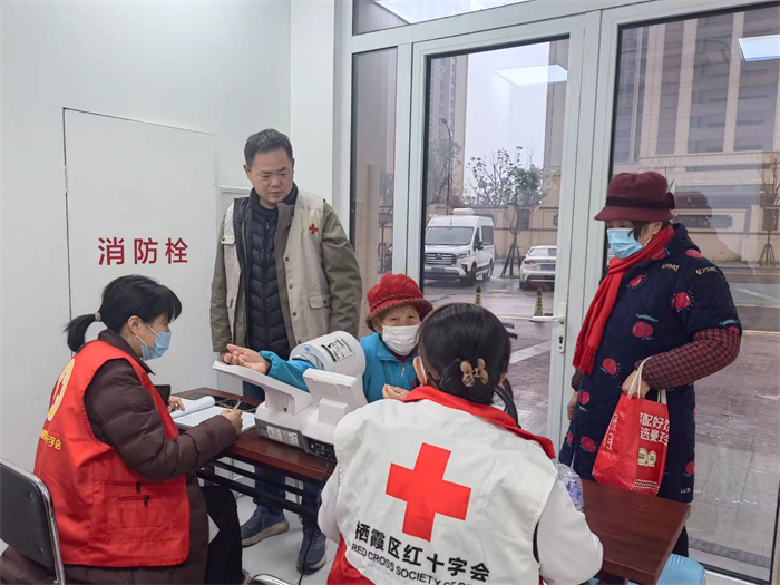 栖霞街道新合村红十字会义诊 - 副本.png